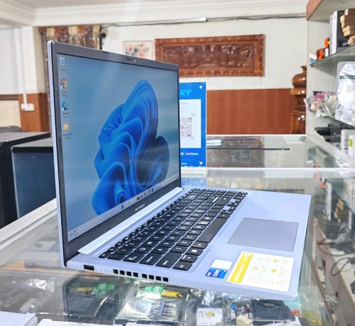 Asus VivoBook​ X1502ZA(មួយទឹក98%)😍 -CPU Intel Core i7 12650H (16cpus)