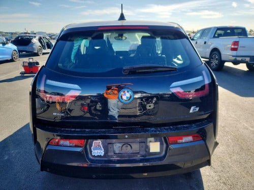 BMW i3 2015 កាត់លក់ជាគ្រឿងបន្លាស់