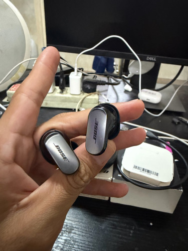 Bose Quietcomfort Ultra Earbuds Black 98% ស្នាមគ្រាប់បន្តិច