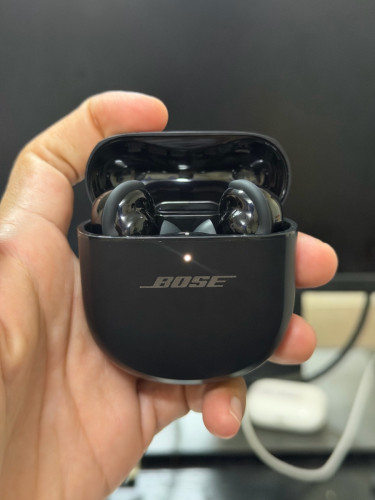 Bose Quietcomfort Ultra Earbuds Black 98% ស្នាមគ្រាប់បន្តិច