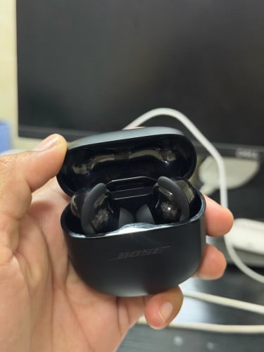 Bose Quietcomfort Ultra Earbuds Black 98%​ ស្នាមសឹកគ្រាប់បន្តិច