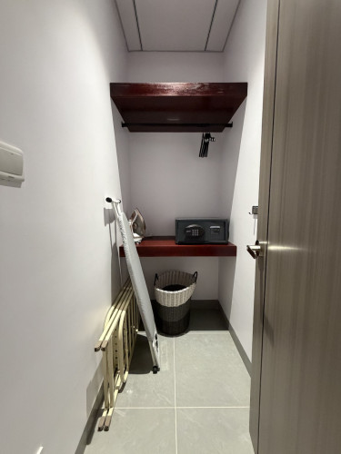 Chic 2 King Beds near Aeon Mall Sensok - 5 min [家具齐全的公寓] [가구가 완비된 아파트]