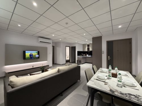 Chic 2 King Beds near Aeon Mall Sensok - 5 min [家具齐全的公寓] [가구가 완비된 아파트]