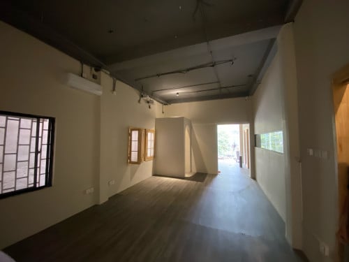 Commercial Showroom For Rent Near Independent monument