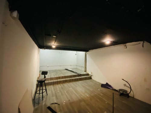 Commercial Showroom For Rent Near Independent monument