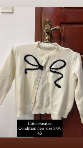 លក់អាវ $3-Cute tops in great condition 💯👚📥 $3 up