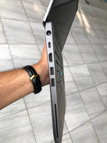 Dell latitude 7490 touch screen  ស្អាត 95 %  (250$)