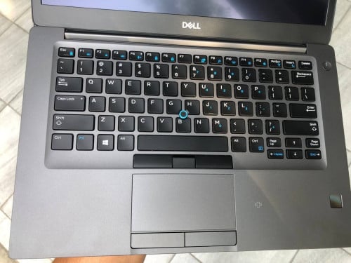 Dell latitude 7490 touch screen  ស្អាត 95 %  (250$)
