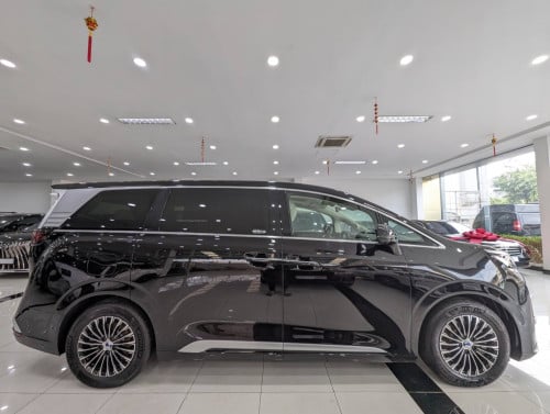 Denza D9 DM-i 2025  luxury 7-seater plug- in hybrid MPV 1.5T engine
