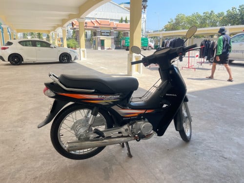 Dream 2002 ម៉ូតូរៀបចំស្អាត មានពន្ធ មានកាតគ្រី