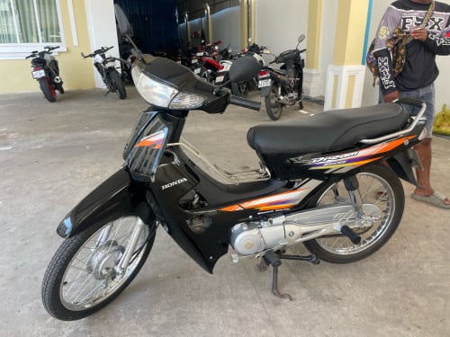 Dream 2002 ម៉ូតូរៀបចំស្អាត មានពន្ធ មានកាតគ្រី