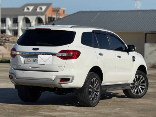 Ford everest titanium 2020 ​ប្រេីបាន6មុឺនគីឡូជាង​