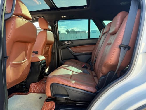 Ford everest titanium 2020 ​ប្រេីបាន6មុឺនគីឡូជាង​