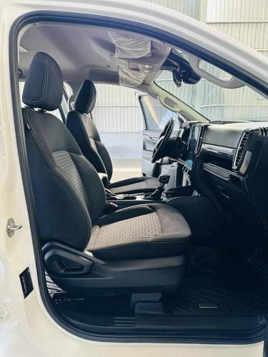 Ford Ranger 2023 XLT ចូលតាមក្រុមហ៊ុន fordថ្នាំសុីន100% ឆ្វេងសុីន