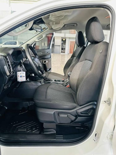 Ford Ranger 2023 XLT ចូលតាមក្រុមហ៊ុន fordថ្នាំសុីន100% ឆ្វេងសុីន