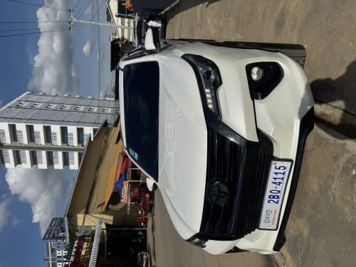 TOYOYA FORTUNER FULL OPTION