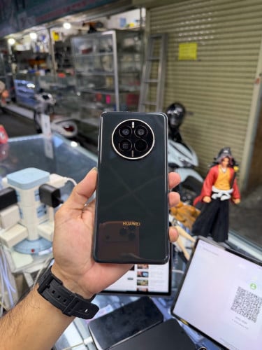 Huawei Mate50 256G Ram8G Sim2 CH សឹកថាច់និងខ្នងតិចៗ