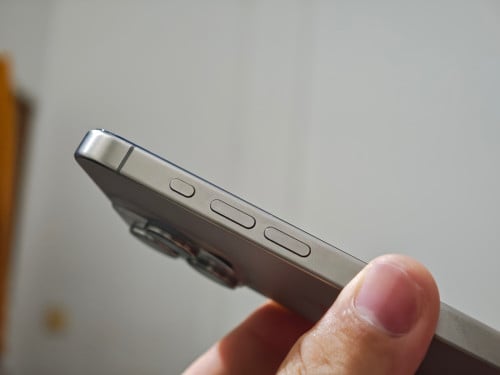 Iphone 15 Pro 128GB KH/A ប្រើបានធម្មតាទាំងអស់