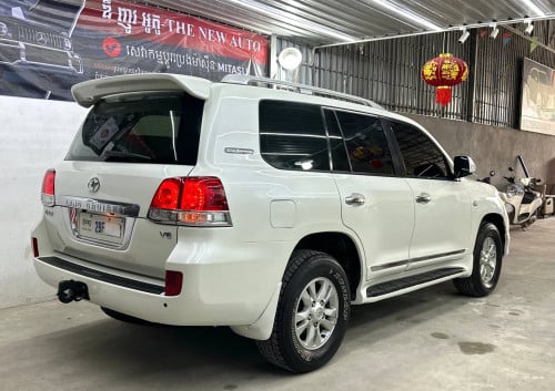 Land Cruiser 2011 ខួប60ឆ្នាំ ថ្មីខ្លាំង