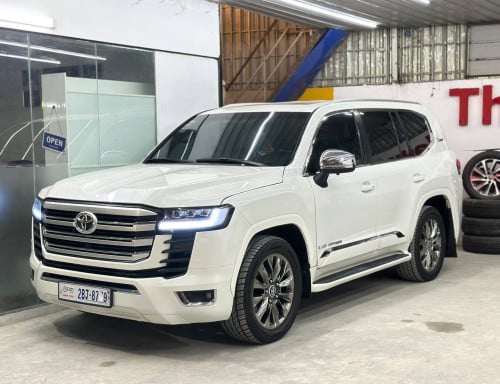 Land Cruiser 2013 up 2022 ស្អាតណាស់😍