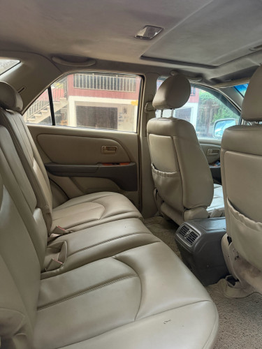 Lexus 300