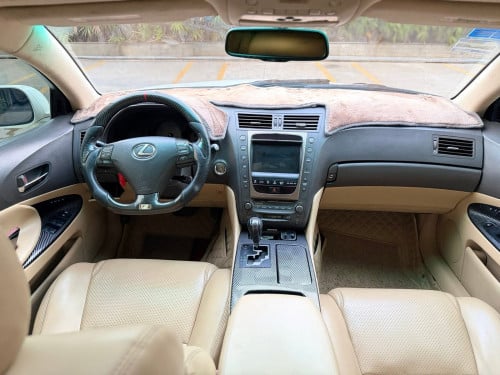 Lexus Gs300 ឆ្នាំ2006 ក្នុងលឿង
