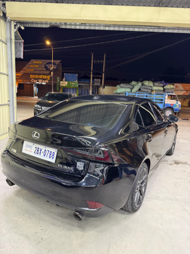 LEXUS IS 200T 2016 FSport UP IS 300 2020 (មានឆៀកឡើងស៊េរី)