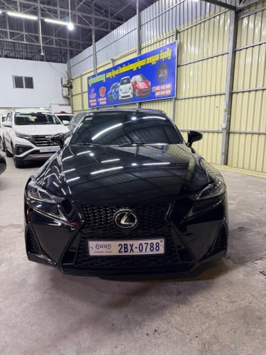 LEXUS IS 200T 2016 FSport UP IS 300 2020 (មានឆៀកឡើងស៊េរី)
