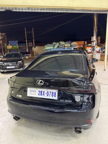 LEXUS IS 200T 2016 FSport UP IS 300 2020 (មានឆៀកឡើងស៊េរី)