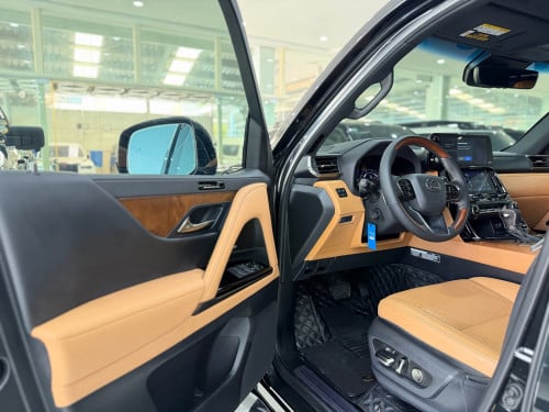 Lexus lx600 2022 7Seat luxury SUV