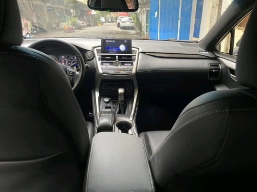 Lexus Nx 2016( 4ប៉េតុង ) ប៉ុង2 គុជ3 ឡើង Full set Fsport ក្នុងខ្មៅឡានថ្មី