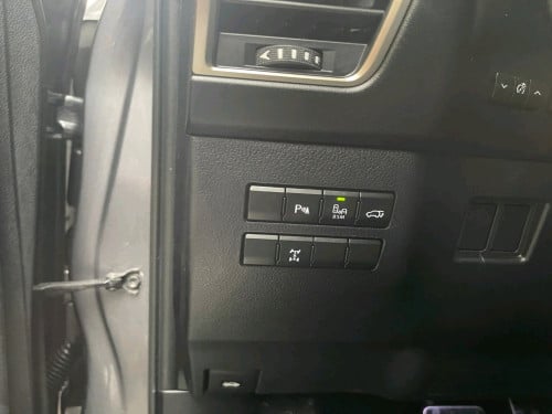 Lexus Nx 2016( 4ប៉េតុង ) ប៉ុង2 គុជ3 ឡើង Full set Fsport ក្នុងខ្មៅឡានថ្មី