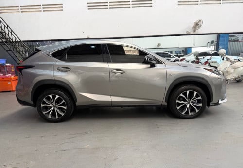 Lexus Nx200t 2015 F sport 7ប៊ូតុង ហ្សុីនមួយជុំ