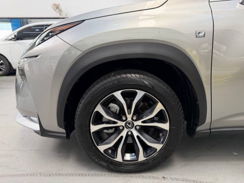 Lexus Nx200t 2015 F sport 7ប៊ូតុង ហ្សុីនមួយជុំ