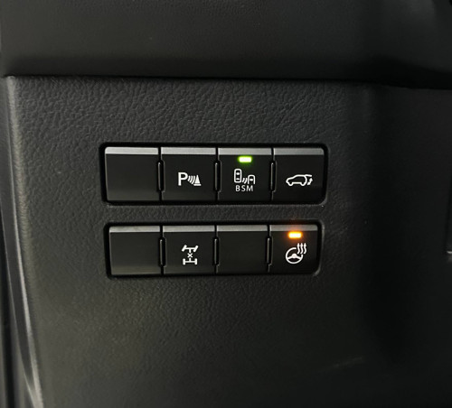 Lexus NX200T 2016 F-sport 5បេតុង​ គុជបី​ ឈឺរីហ្សុីន
