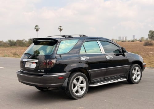 Lexus Rx300 ឆ្នាំ2002 ប៉ុង1