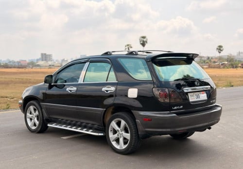 Lexus Rx300 ឆ្នាំ2002 ប៉ុង1