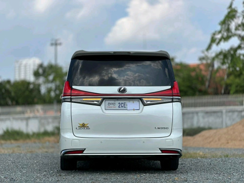 LM 300h 2016 Lounge តាបឡូសុីន