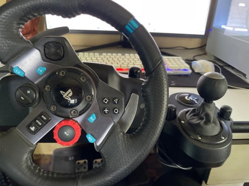Logitech G29 like new 99.99% with set box