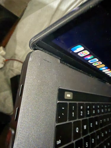 Macbook pro 15 inch 2018 16g 256g 97%