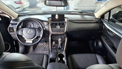 NX 200 2017 luxury up F-sport