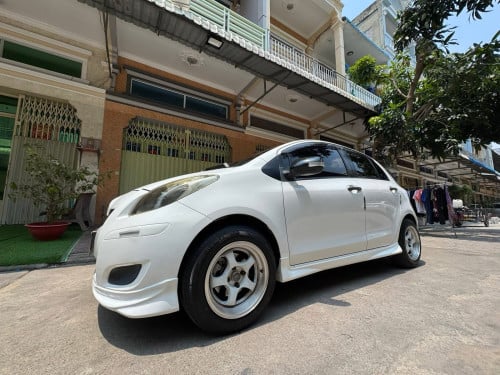 O vitz 08 ធានាឡានស្អាត ស៊ីនមួយជុំ លេងហើយ