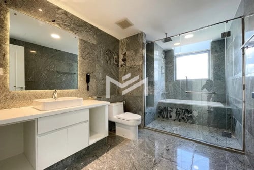 Penthouse 3 Bedrooms Apartment for RENT in BKK1 with Gym and Pool