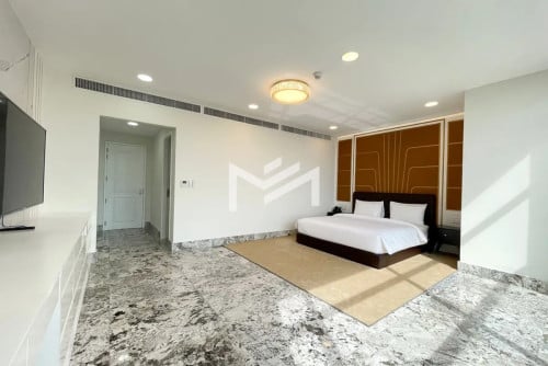 Penthouse 3 Bedrooms Apartment for RENT in BKK1 with Gym and Pool