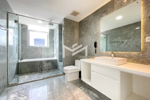 Penthouse 3 Bedrooms Apartment for RENT in BKK1 with Gym and Pool