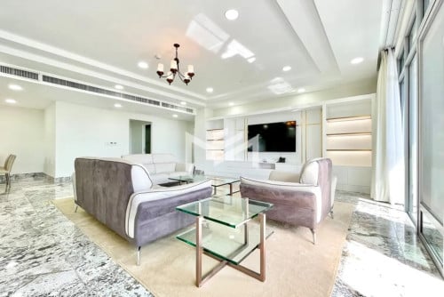 Penthouse 3 Bedrooms Apartment for RENT in BKK1 with Gym and Pool