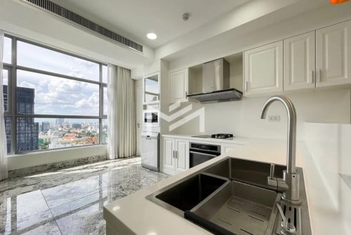Penthouse 3 Bedrooms Apartment for RENT in BKK1 with Gym and Pool