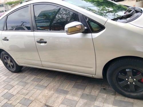 Prius 04 Full Option ABS សាងបន្ទាន់