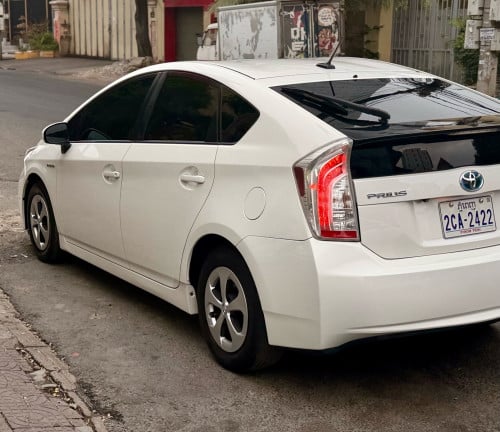 Prius 2012 option4