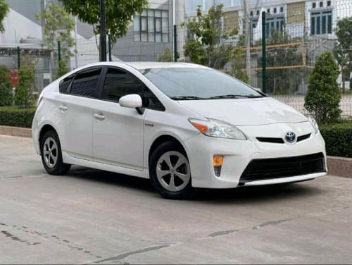 Prius 2014 Full Option 23200$